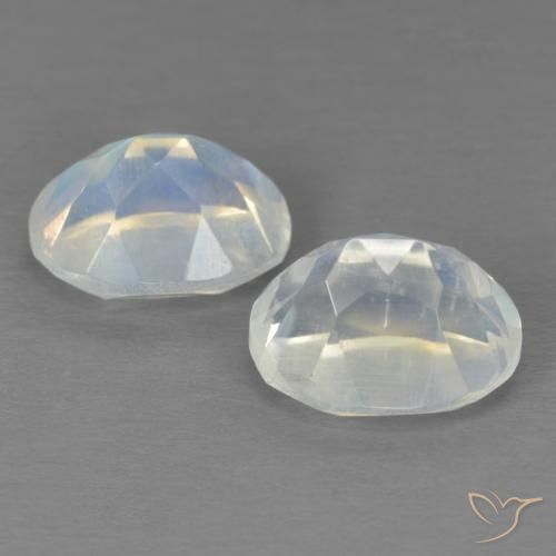 Gemas de Piedra lunar arcoíris Blanco azulado natural de 4.18 ct, Ovalada, Transparente