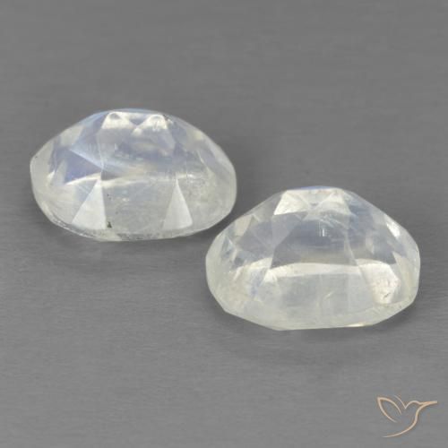 Gemas de Piedra lunar arcoíris Blanco azulado natural de 3.90 ct, Ovalada, Transparente