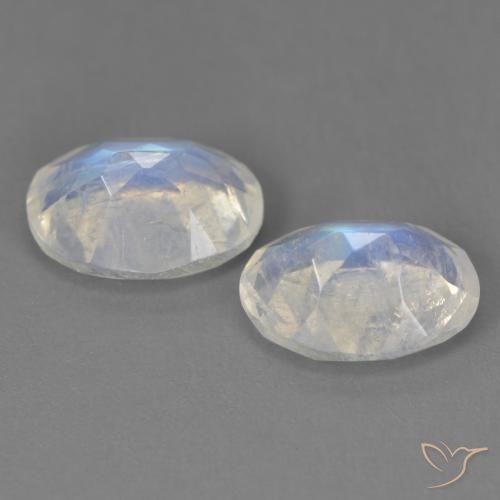 Gemas de Piedra lunar arcoíris Blanco azulado natural de 3.10 ct, Ovalada, Transparente