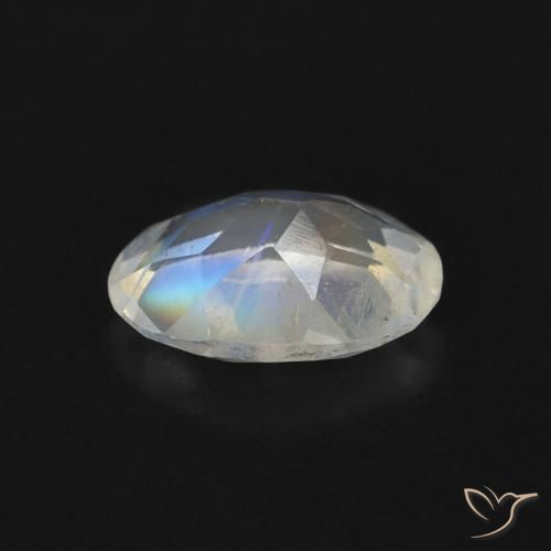 Piedra lunar arcoíris Blanco azulado natural de 0.67 ct, Ovalada, Transparente