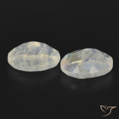 Gemas de Piedra lunar arcoíris Blanco azulado natural de 1.67 ct, Ovalada, Transparente