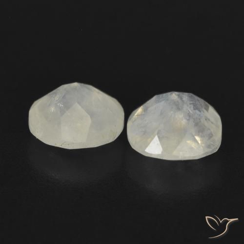 Gemas de Piedra lunar arcoíris Blanco azulado natural de 1.56 ct, Forma Cojín, Translúcido