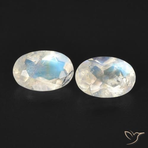 0.87ctw Natural Blanco azulado Piedra lunar arcoíris, Ovalada, Transparente