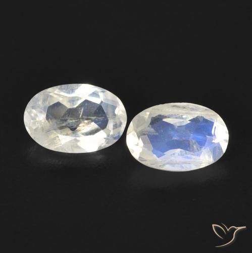 0.73ctw Natural Blanco azulado Piedra lunar arcoíris, Ovalada, Transparente