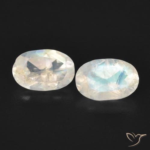 0.88ctw Natural Blanco azulado Piedra lunar arcoíris, Ovalada, Transparente