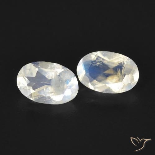 Gemas de Piedra lunar arcoíris Blanco azulado natural de 0.77 ct, Ovalada, Transparente
