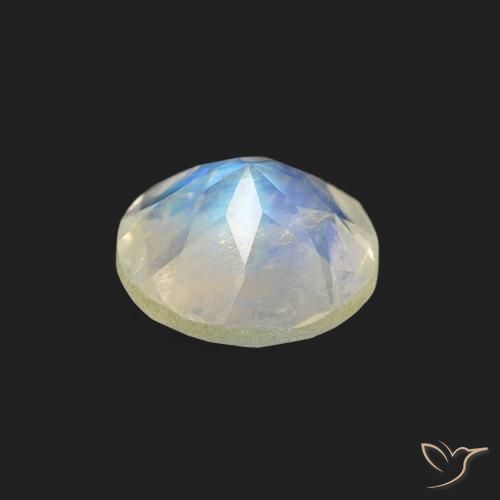 Piedra lunar arcoíris Blanco azulado natural de 0.66 ct, Redondo, Transparente