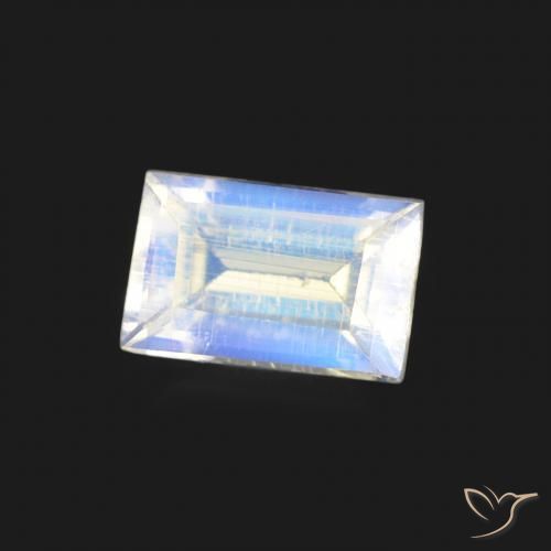 Piedra lunar arcoíris Blanco azulado natural de 0.47 ct, Corte Baguette, Transparente