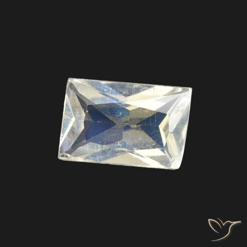 Piedra lunar arcoíris Blanco azulado natural de 0.39 ct, Corte Baguette, Transparente