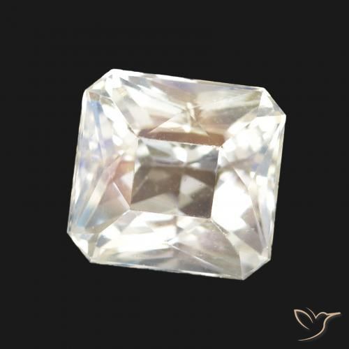 Piedra lunar arcoíris Blanco azulado natural de 1.99 ct, Corte Octágono / Esmeralda, VVS