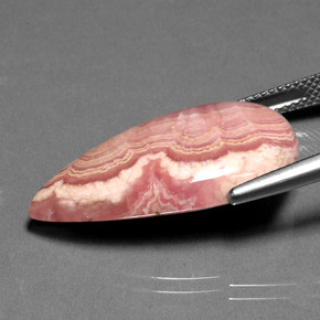 Rodocrosita multicolor natural de 22,38 ct, en forma de pera, opaco
