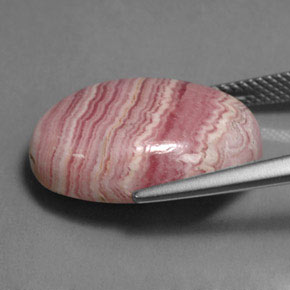 Rodocrosita Multirosado natural de 17.50 ct, Corte Óvalo, Opaco
