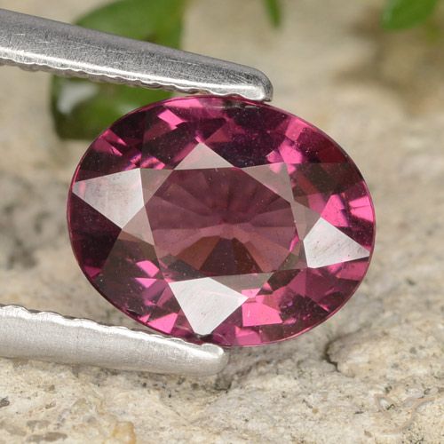 1.39ct Natural Púrpura oscuro Granate Rodolita, Ovalada, VS