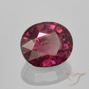 Granate rodolita Púrpura medio natural de 1.86 ct, Ovalada, VS