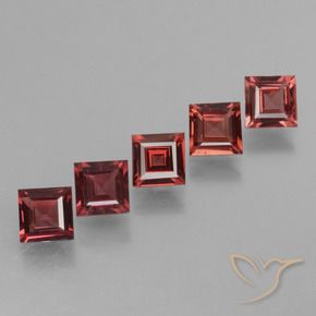 Gemas de Granate rodolita Rojo merlot natural de 2.90 ct, Cuadrado, VS