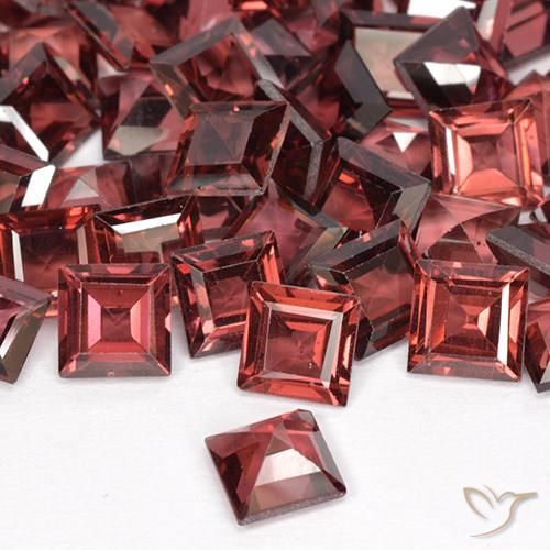 Granate rodolita Rojo oscuro natural de 0.76 ct, Cuadrado, VS