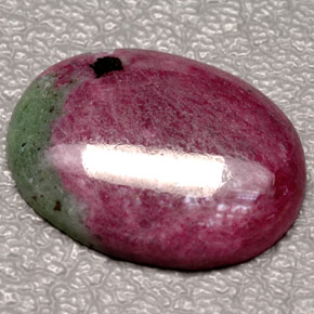 Rubí zoisita multicolor natural de 10,66 ct, corte óvalo, opaco
