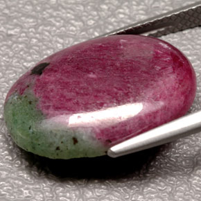 Rubí zoisita multicolor natural de 10,66 ct, corte óvalo, opaco
