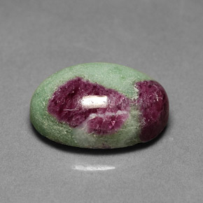 Rubí zoisita multicolor natural de 11,90 ct, corte óvalo, opaco