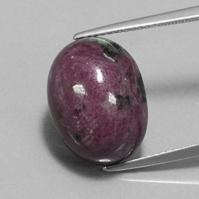 Rubí zoisita multicolor natural de 15,10 ct, corte óvalo, opaco