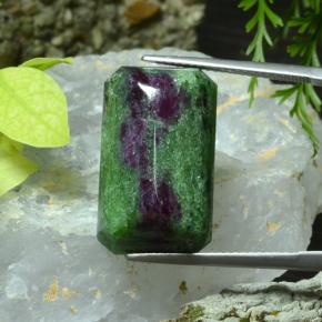 Rubí zoisita multicolor natural de 25,75 ct, corte esmeralda, opaco