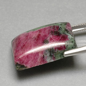 Rubí zoisita multicolor natural de 46,78 ct, baguette, opaco