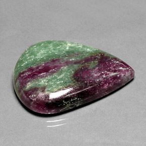 Rubí zoisita multicolor natural de 55,69 ct, en forma de pera, opaco