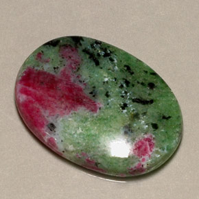 Rubí zoisita multicolor natural de 21,97 ct, corte óvalo, opaco