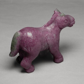 Rubí-Zoisita Multicolor natural de 246.79 ct, Elegante, Opaco