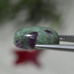Rubí zoisita multicolor natural de 7,70 ct, corte óvalo, opaco
