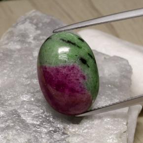 Rubí zoisita multicolor natural de 19,75 ct, corte óvalo, opaco