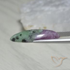 Rubí-Zoisita Multicolor natural de 10.01 ct, Marquesa, Opaco