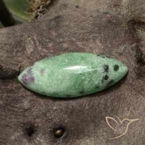 Rubí-Zoisita Verde medio natural de 9.35 ct, Marquesa, Opaco