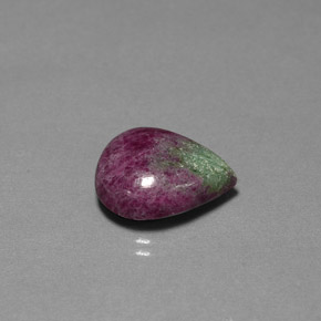 Rubí-Zoisita Multicolor natural de 11.49 ct, En forma de pera, Opaco