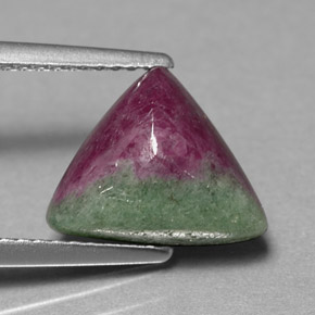 Rubí zoisita multicolor natural de 4,22 ct, trillón, opaco