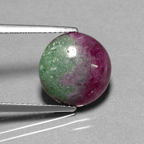 Rubí-Zoisita Multicolor natural de 7.28 ct, Corte Redondo, Opaco