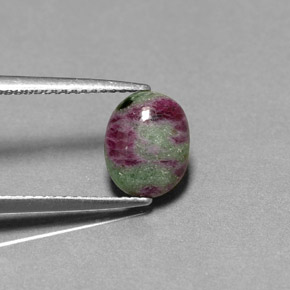 Rubí-Zoisita Multicolor natural de 2.36 ct, Corte Óvalo, Opaco