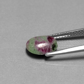 Rubí-Zoisita Multicolor natural de 2.36 ct, Corte Óvalo, Opaco