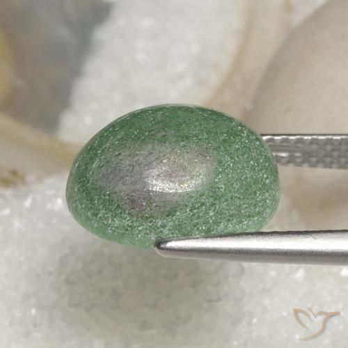 Rubí-Zoisita Verde medio natural de 7.26 ct, Ovalada, Opaco
