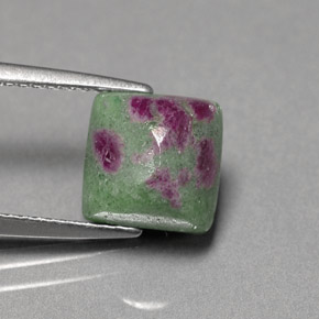 Rubí zoisita multicolor natural de 4,04 ct, cuadrado, opaco