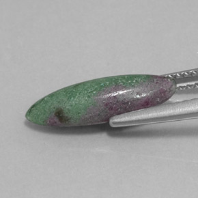 Rubí-Zoisita Multicolor natural de 3.03 ct, Marquesa, Opaco