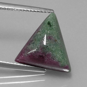 Rubí zoisita multicolor natural de 8,77 ct, trillón, opaco