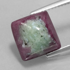Rubí zoisita multicolor natural de 7,66 ct, cuadrado, opaco