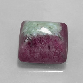 Rubí zoisita multicolor natural de 7,66 ct, cuadrado, opaco