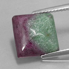 Rubí zoisita multicolor natural de 5,70 ct, cuadrado, opaco