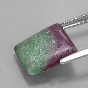 Rubí zoisita multicolor natural de 5,70 ct, cuadrado, opaco