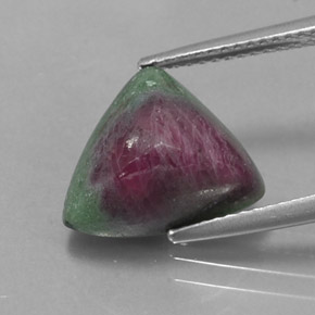 Rubí zoisita multicolor natural de 7,42 ct, trillón, opaco