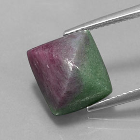 Rubí zoisita multicolor natural de 8,46 ct, cuadrado, opaco