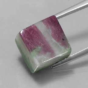 Rubí zoisita multicolor natural de 11,56 ct, cuadrado, opaco