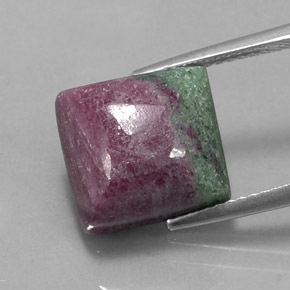 Rubí-Zoisita Multicolor natural de 10.70 ct, Cuadrado, Opaco